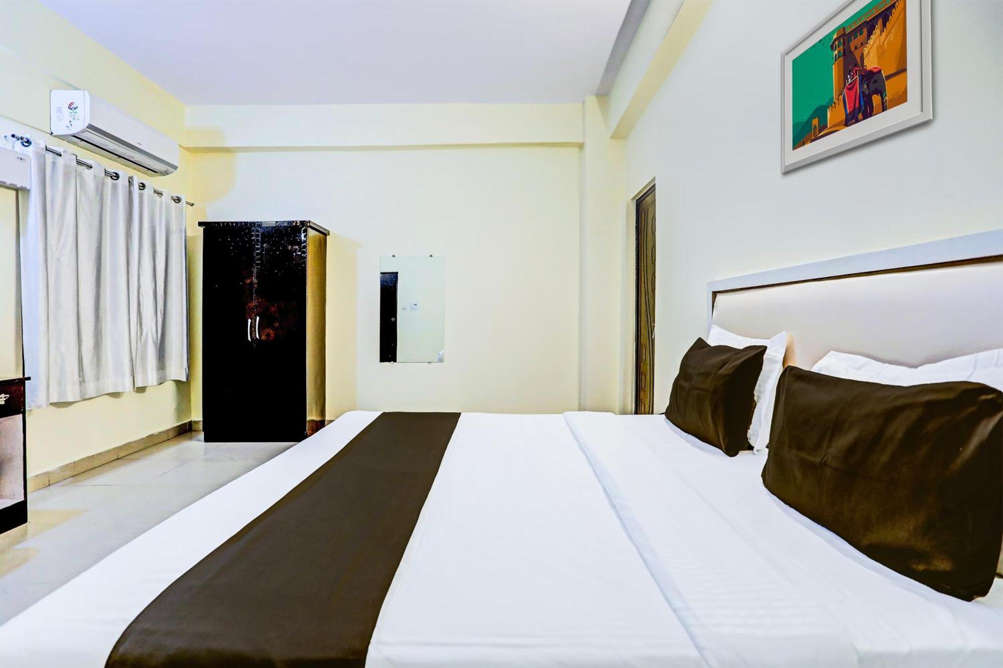 Super Hotel O Hyderabad Gate Iit Bhu Kakarmatha Bagian luar foto