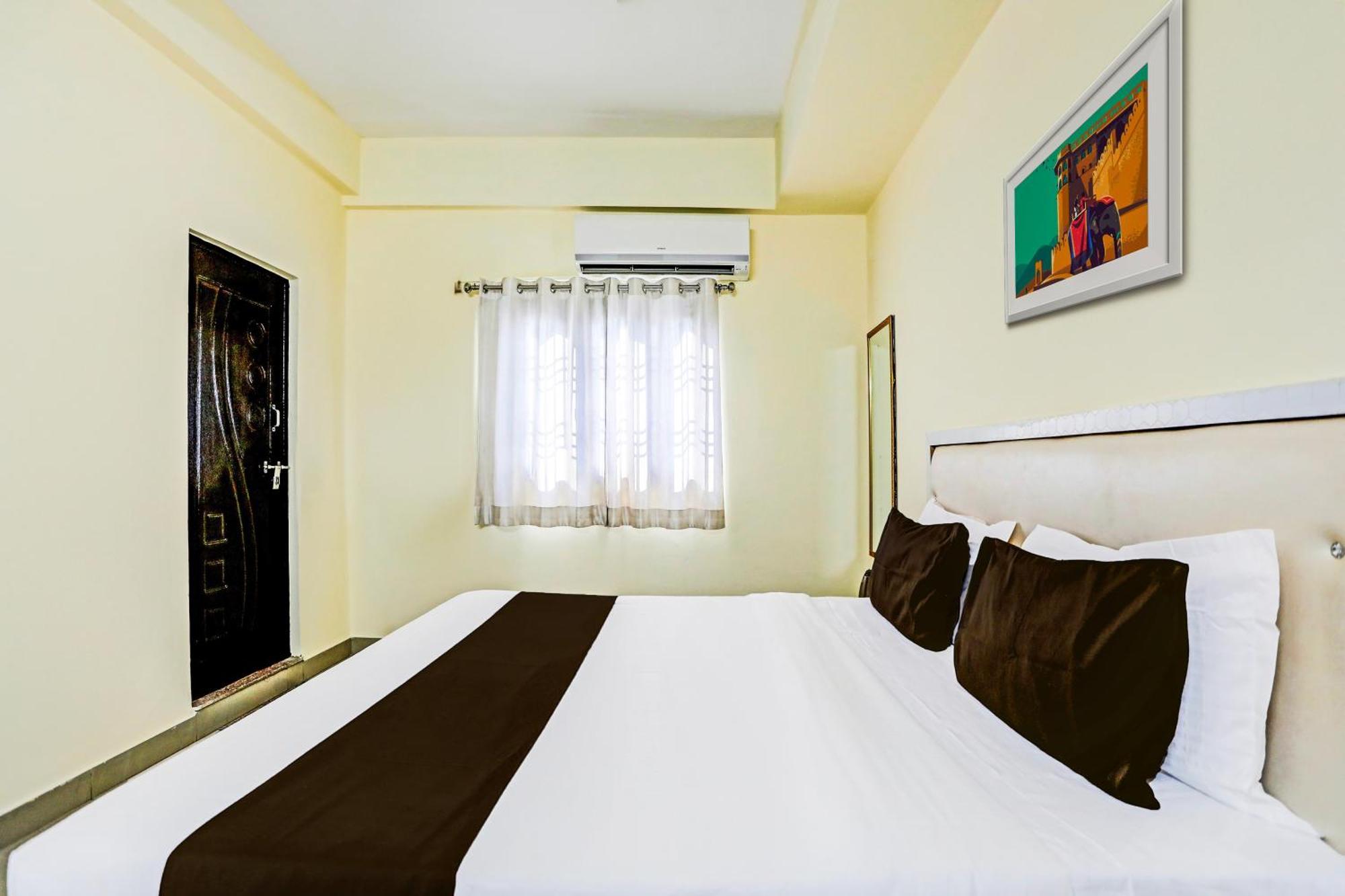 Super Hotel O Hyderabad Gate Iit Bhu Kakarmatha Bagian luar foto