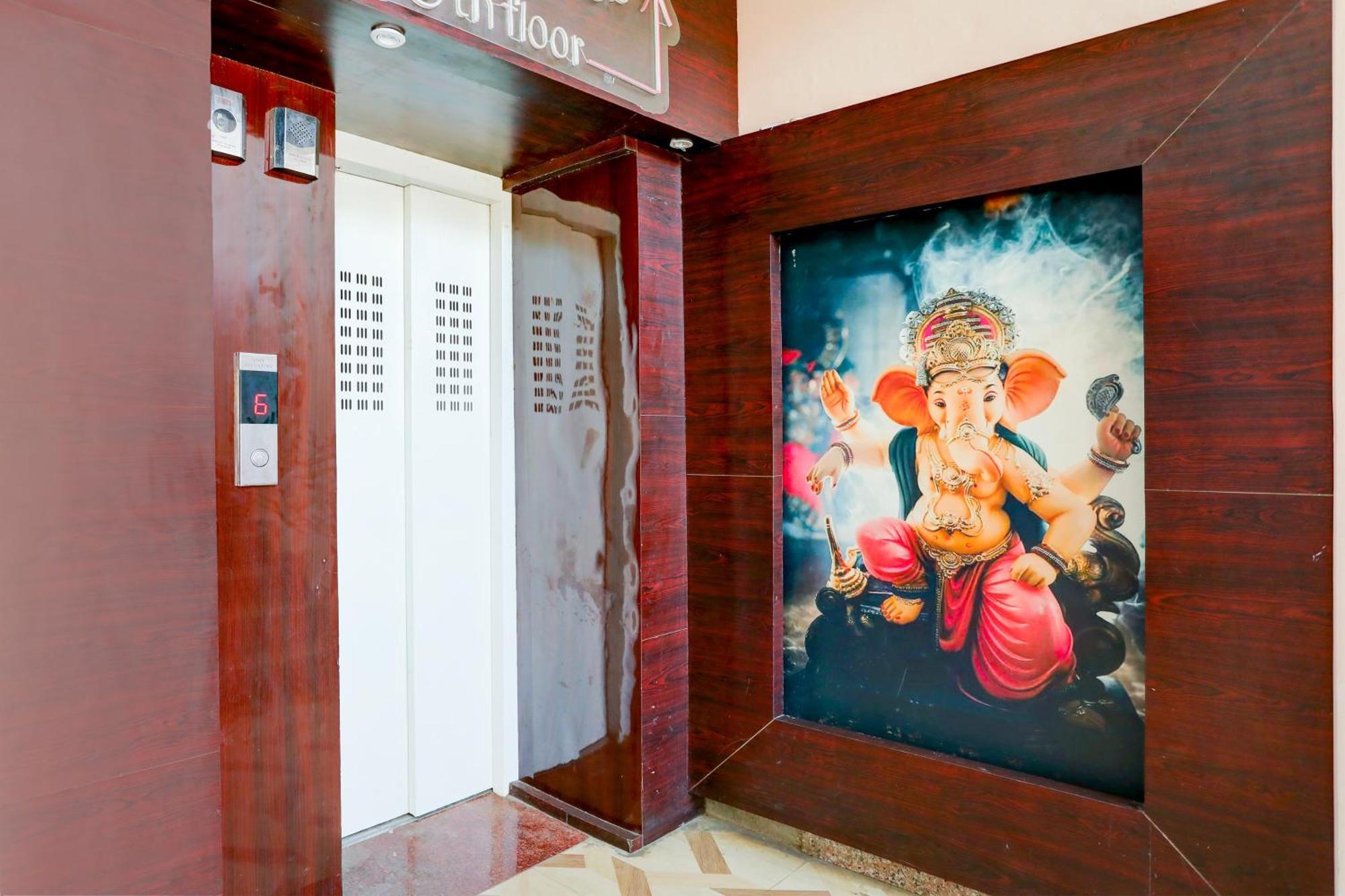 Super Hotel O Hyderabad Gate Iit Bhu Kakarmatha Bagian luar foto